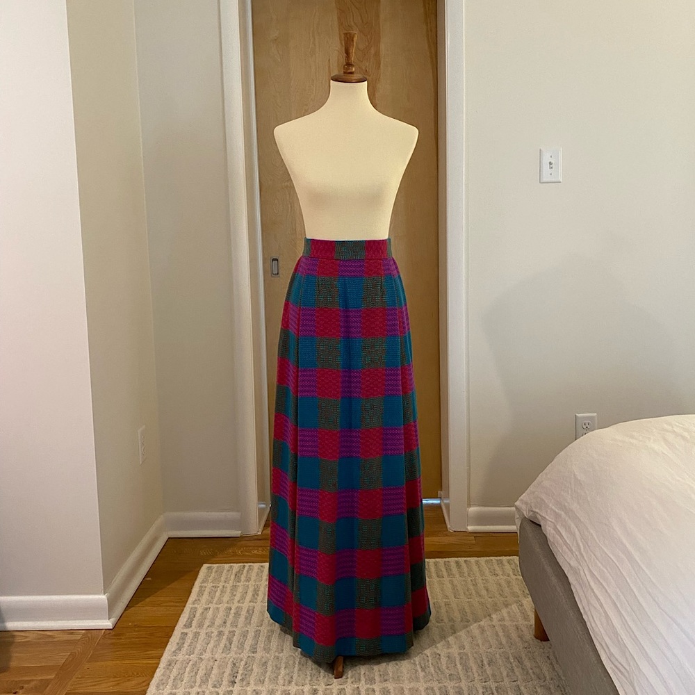 VINTAGE Woven Maxi Skirt - Bright colors